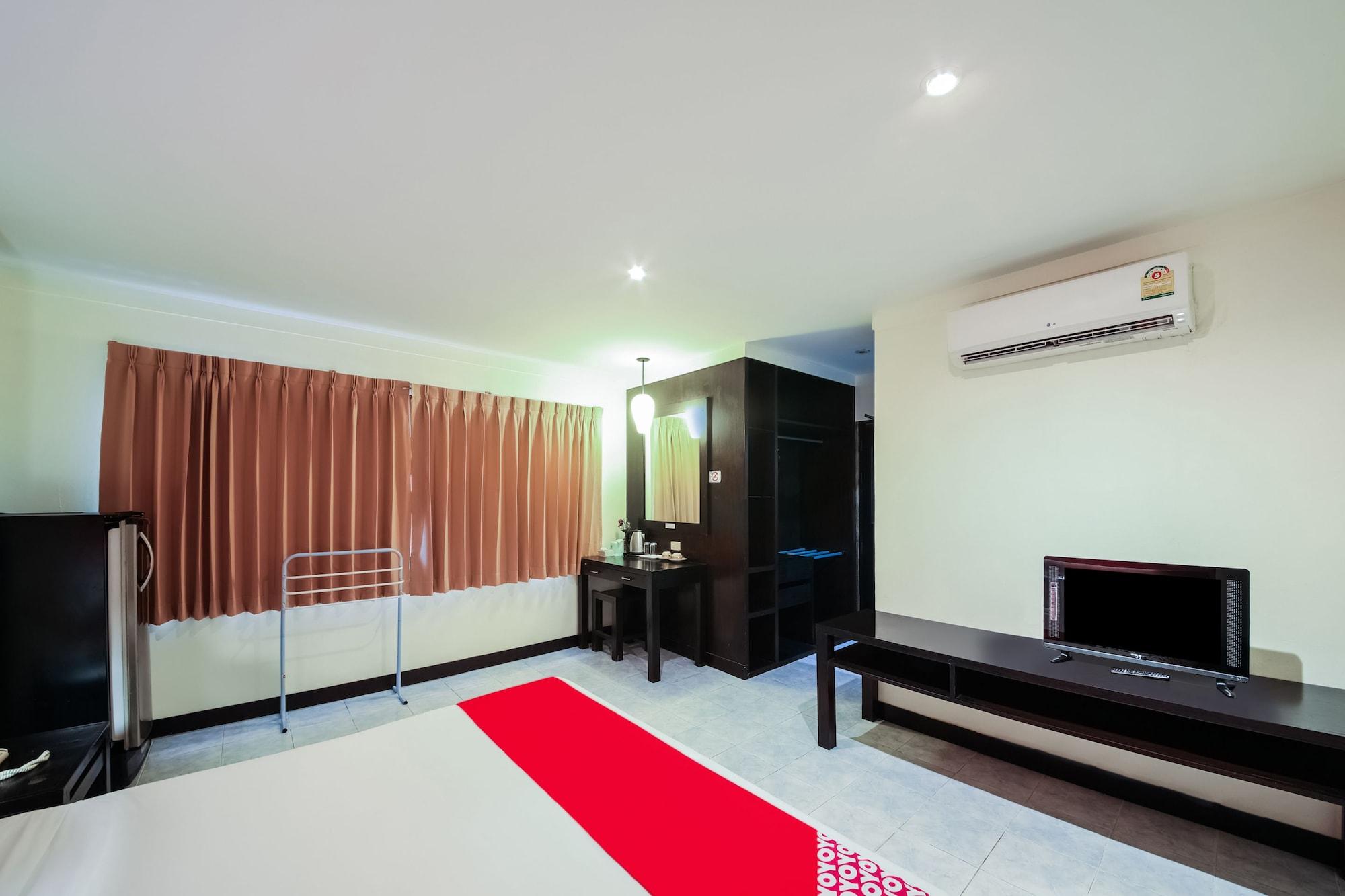 Oyo 244 Roar Inn Patong Bagian luar foto