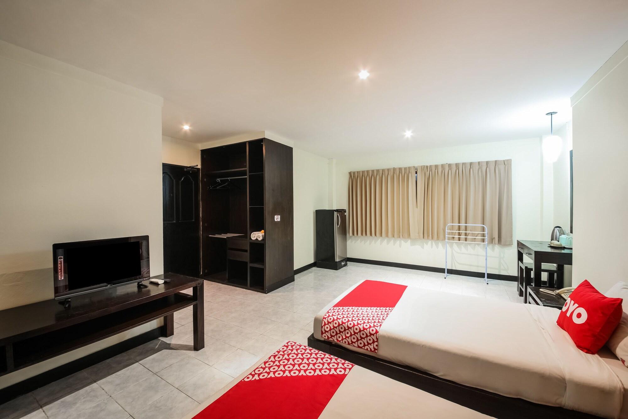 Oyo 244 Roar Inn Patong Bagian luar foto