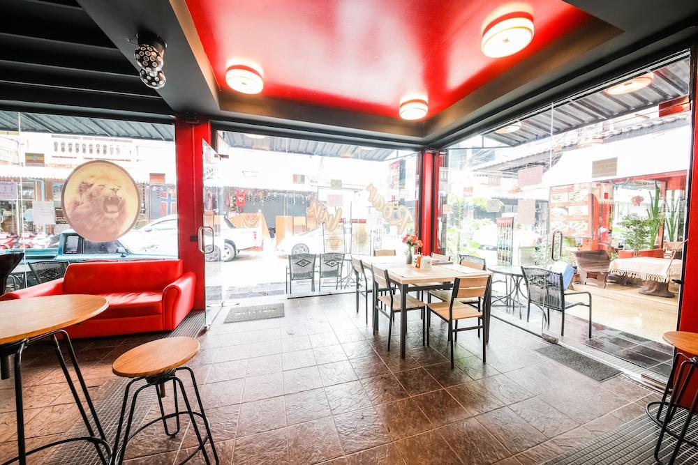 Oyo 244 Roar Inn Patong Bagian luar foto