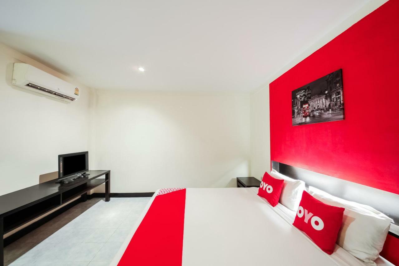 Oyo 244 Roar Inn Patong Bagian luar foto