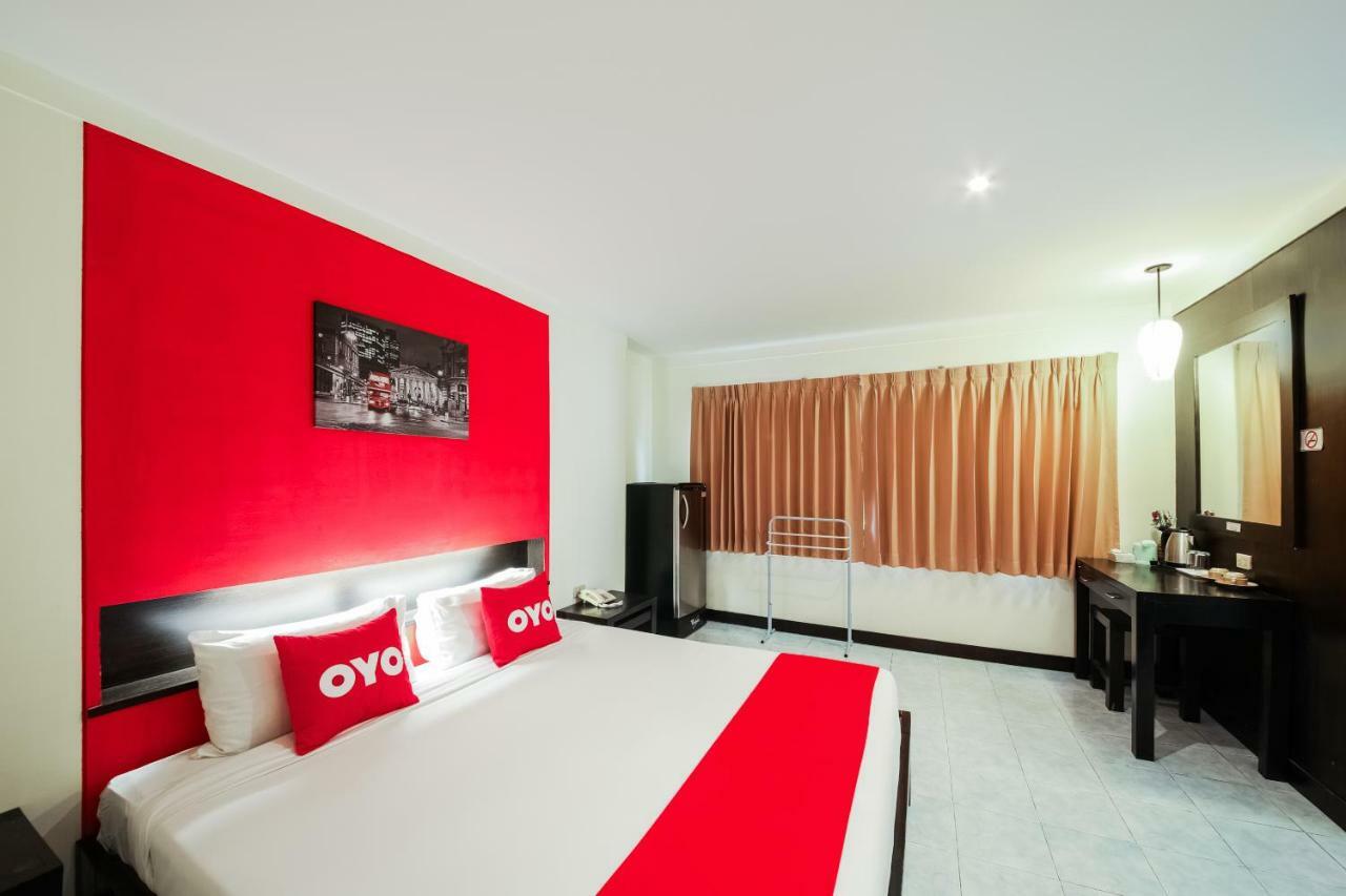 Oyo 244 Roar Inn Patong Bagian luar foto