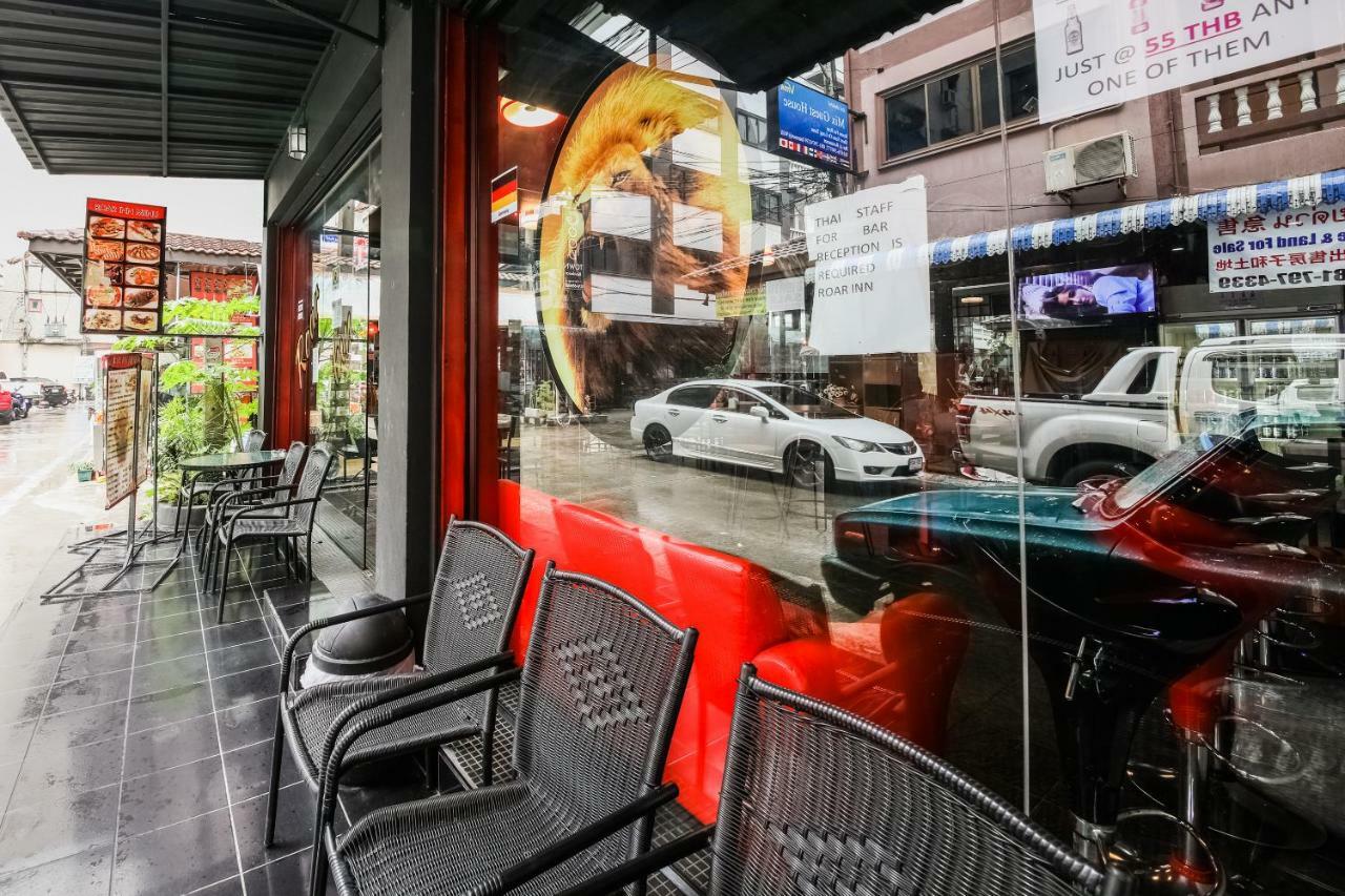 Oyo 244 Roar Inn Patong Bagian luar foto